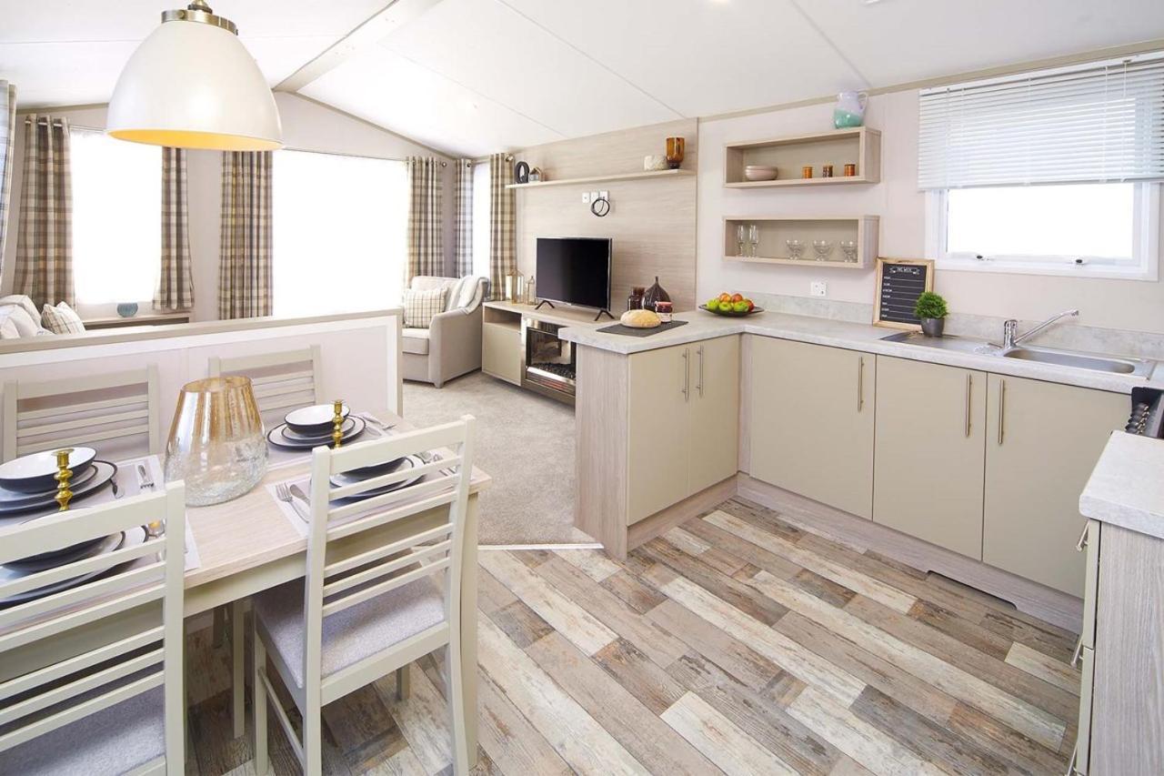 Mersea Island By Away * Colchester